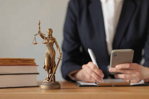 Quelles formations pour devenir juriste d'entreprise ?